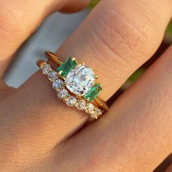 Three Stone Cushion Cut White & Emerald Sapphire Bridal Set