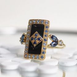 Vintage Golden Round Cut Blue Sapphire Cocktail Ring For Women