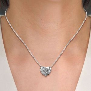 Gorgeous Classic Heart Cut Pendant Necklace